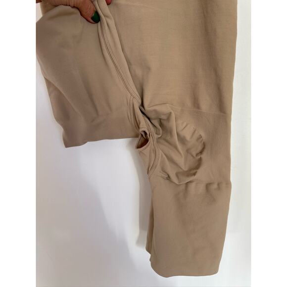 Skims Mid Thigh Bodysuit - Tan - Medium - Picture 7 of 9